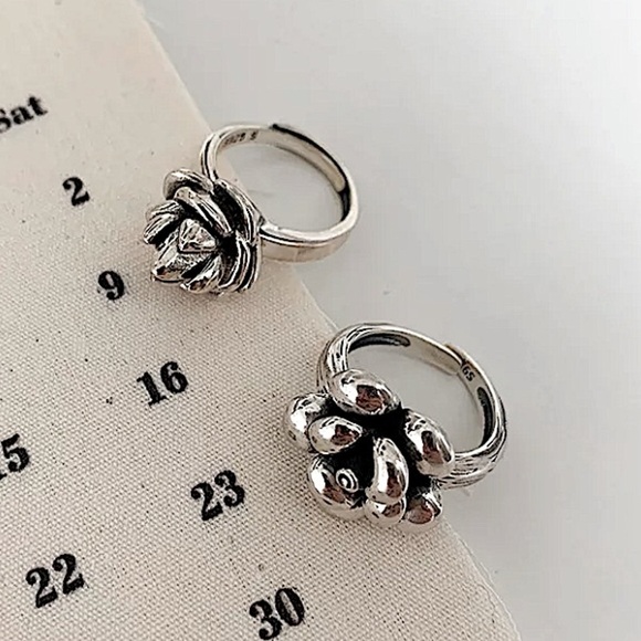 STERLING SILVER VINTAGE FLOWER RING RESIZABLE - Picture 3 of 5